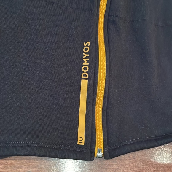 Decathlon zippered sweater - Picture 2 of 7